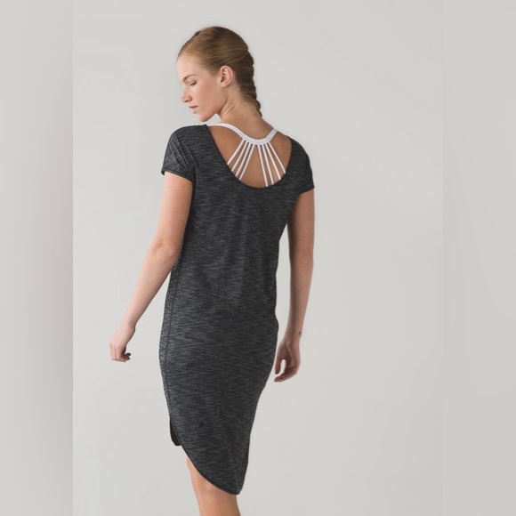Lululemon retreat dress 8 EUC - Picture 2 of 7